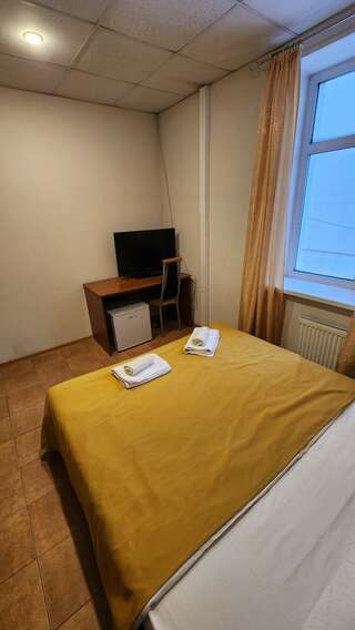 Мини-отель Акцент Санкт-Петербург Cемейный номер с собственной ванной комнатой-10